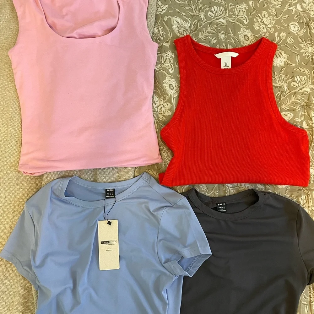 Crop Top Bundle (4) - Picture 2 of 4
